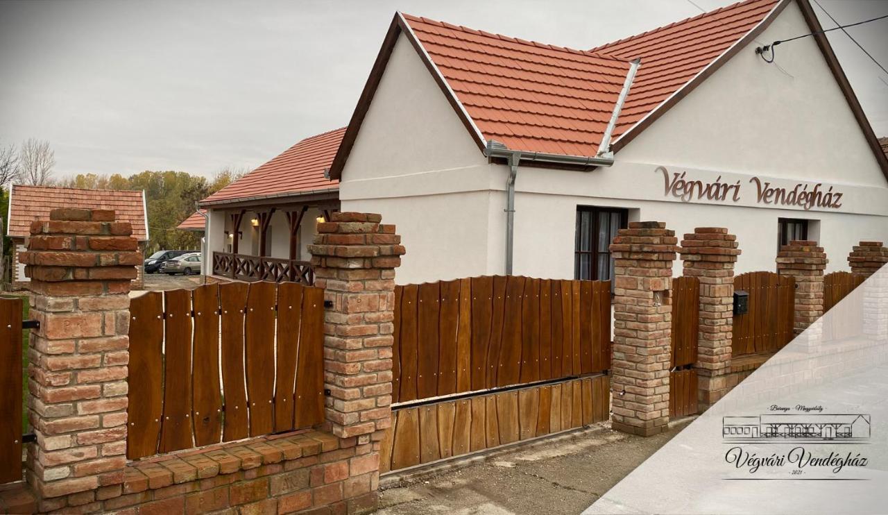 Vegvari Vendeghaz Magyarbóly Exteriér fotografie